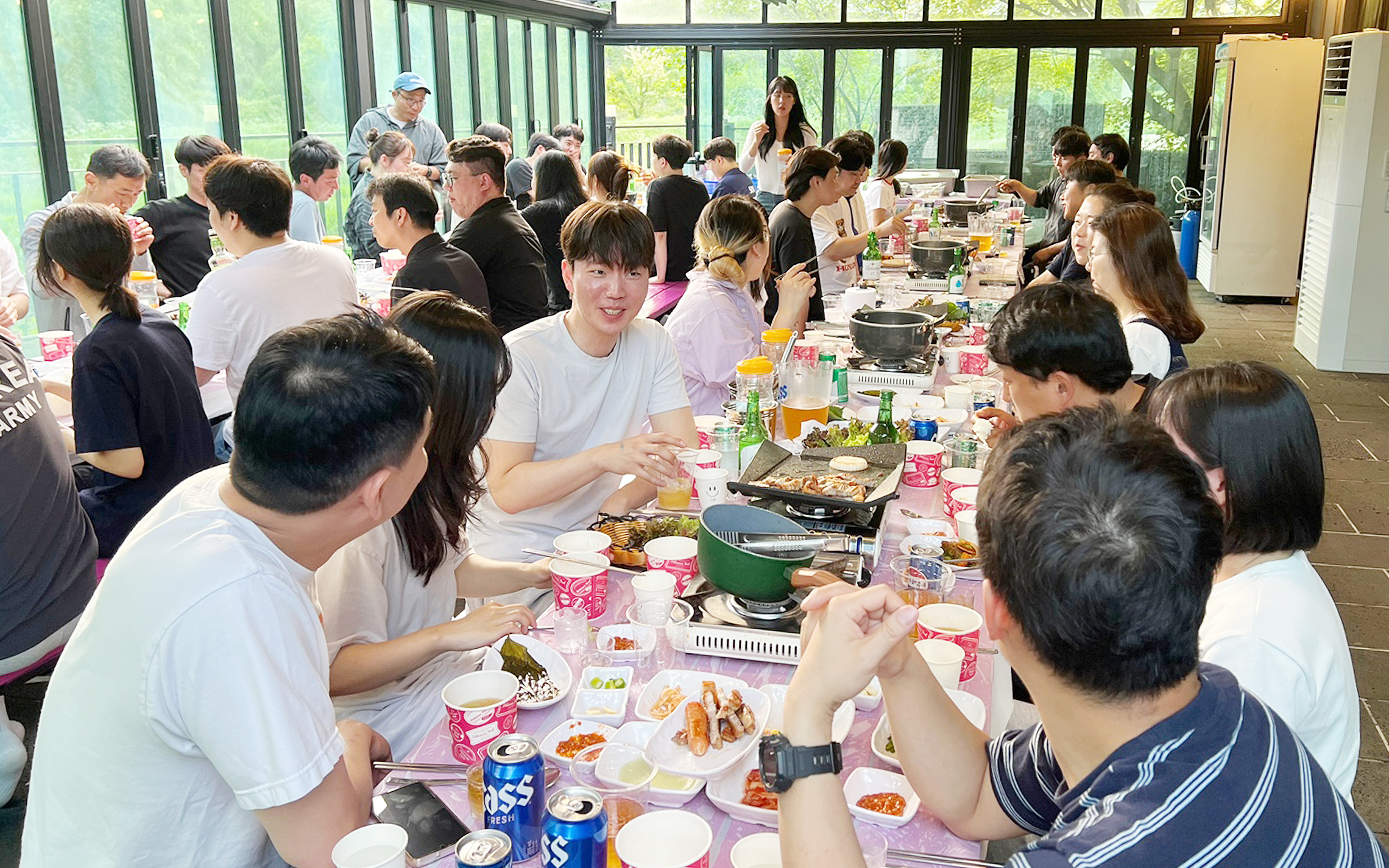 사진설명: 한제호- 자, 제 얘기 좀 들어보세요.